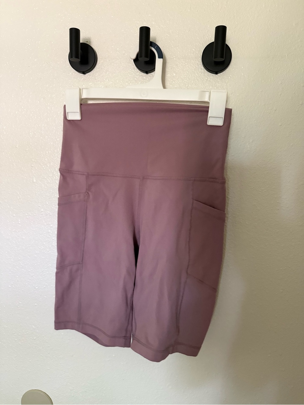 High-Waist Bike Shorts with Side Pockets - Dusty Mauve